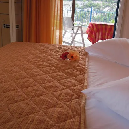 Kavos Hotel Patitiri