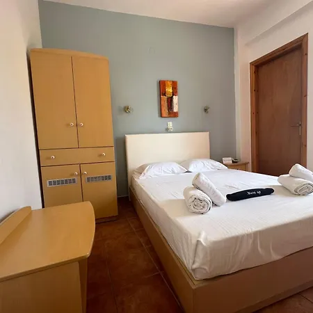 Hotel Kavos 2*