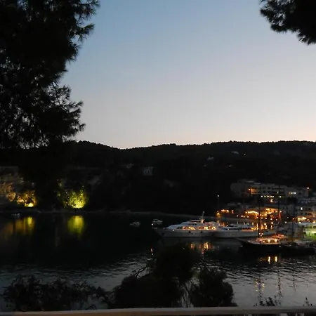 Kavos Hotell Patitiri