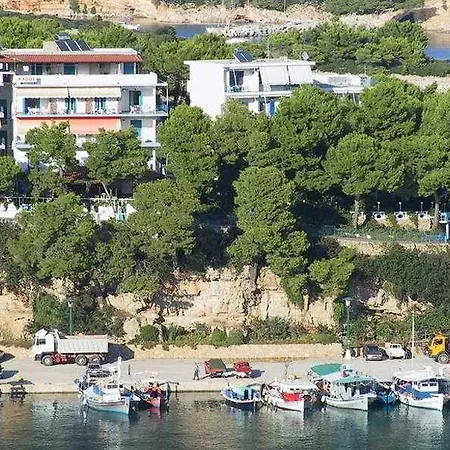 Kavos Hotel 2*