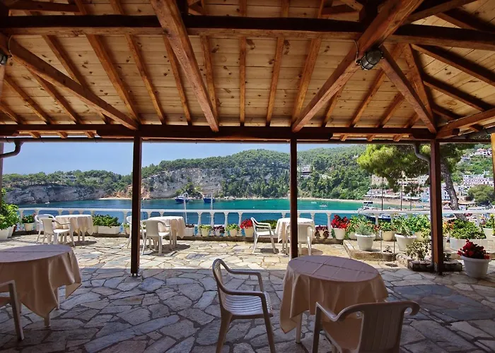 Kavos Патитири