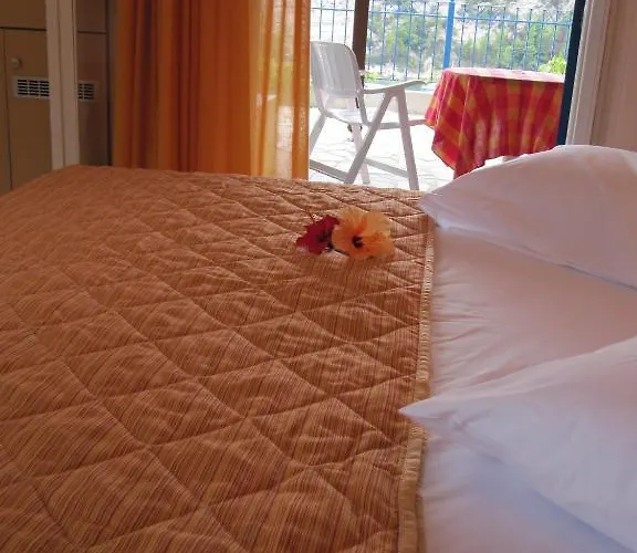 Kavos Отель Патитири