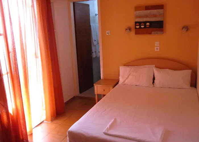 Kavos Патитири